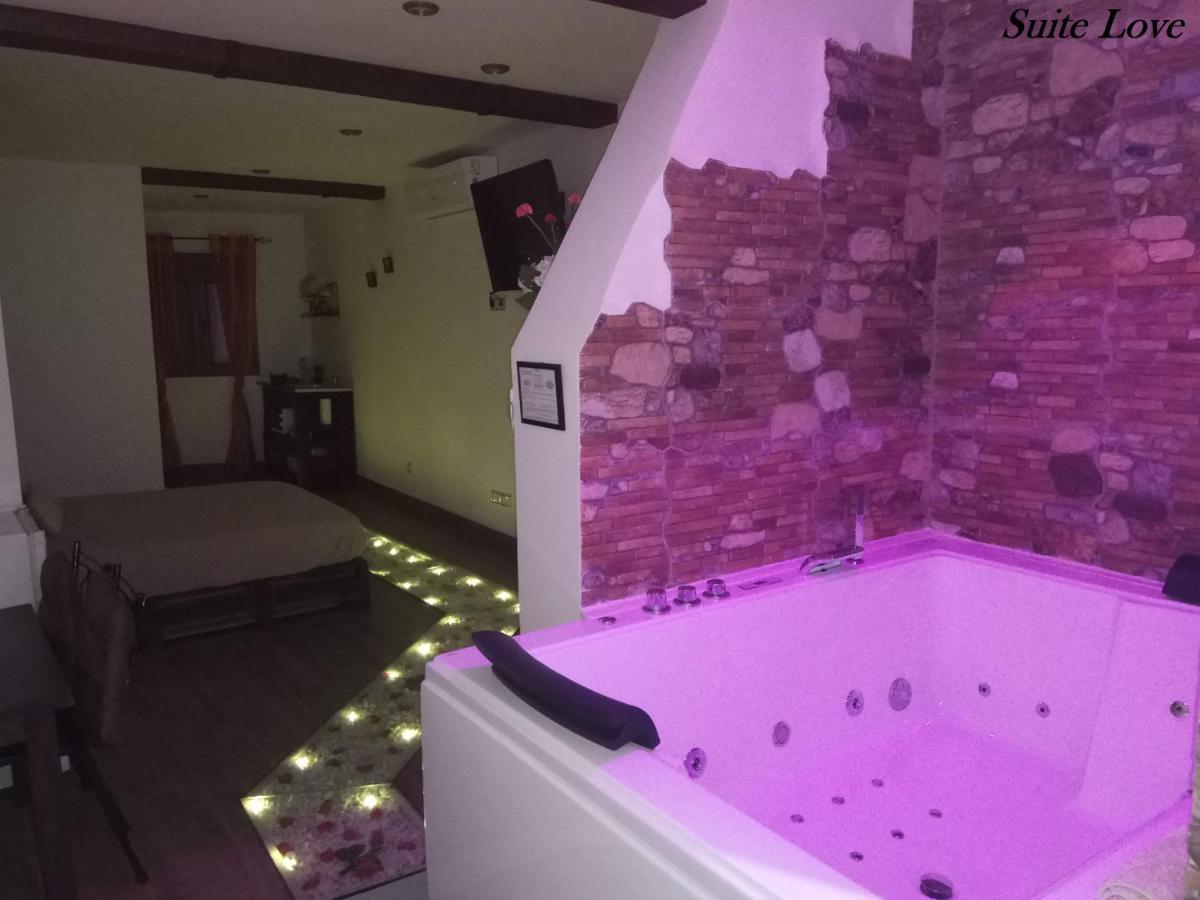 Suite Love Jacuzzi Uceda Exterior foto
